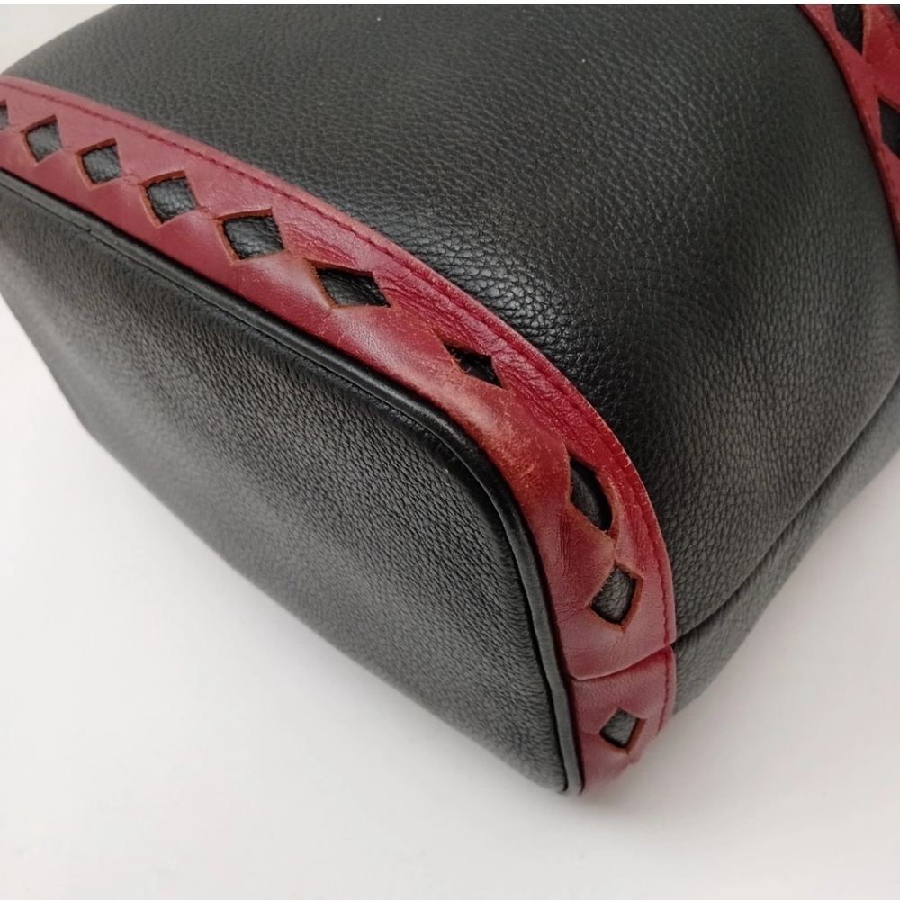 Black and Red Leather Shoulder Bag - Picture 6 of 9